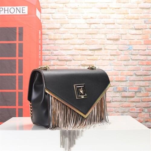 2020 New Fashion Womens Bags Dynamic Metal Chain Tassel Female Shoulder Messenger Bags High Quality Women Purse and Handbags