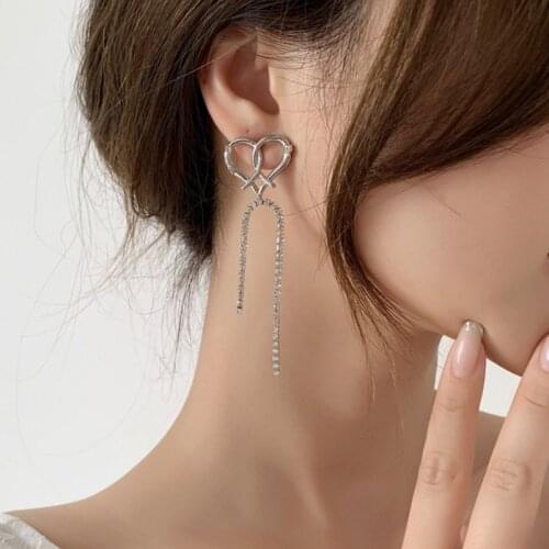 VSnow Fashion Sweet Hollow Out Love Heart Dangle Earring for Women Bling Bling Long Tassel Rhinestone Metallic Earring Jewelry