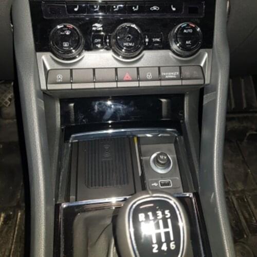 For Skoda Kodiak Kodiaq 2017 2018 2019 2020 car QI wireless charging phone charger 10w charging case accessories for iPhone 8 9