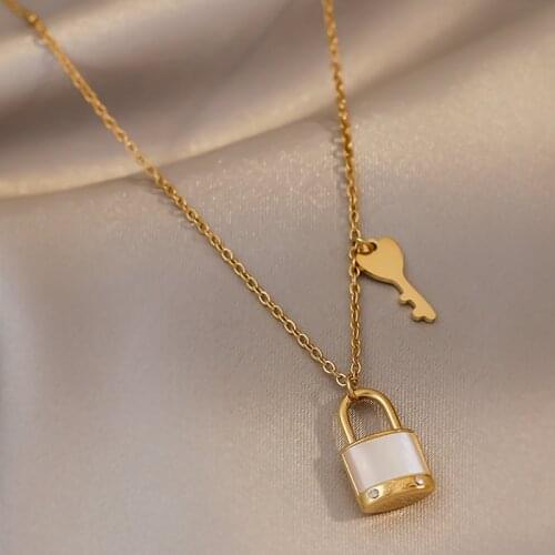 VSnow Vintage Love Heart Key Lock Stainless Steel Pendant Necklace for Women Femme Metallic Rhinestones Chain Necklace Jewelry