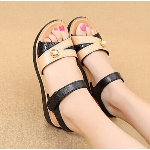 2021 hot Summer Womens Flats Sandals Leather Classic Hook Loop Shoes Woman Non Slip Soft Sole Comfortable Ladies Sandals