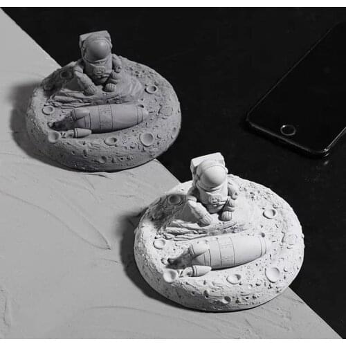 Mobile phone holder Cement Silicone Molds Creativity Astronaut Concrete Decor Mould Aromatherapy Plaster Clay Mold