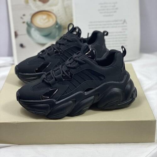 Womens Lace-Up Sports Shoes Black and White Breathable Plush Sports Shoes for Winter Vulcanized shoes 2021