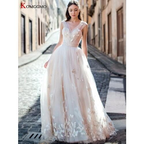 Luxury 3D Flowers V-Neck Embroidery Appliques Wedding Dress 2021 Hot Sale Backless Sleeveless Chapel Train Bridal Ball Gown