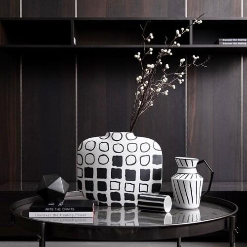 Matching Design Black And White Circle Square Pattern Special Shaped Ceramic Vase Decoration Home Living Room Creative Ornaments