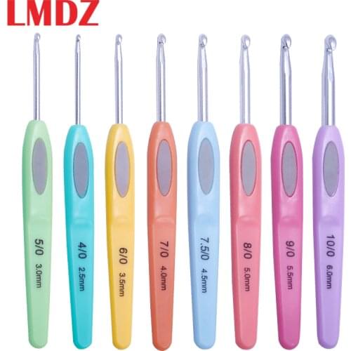LMDZ 8pcs Crochet Hook Set Plastic Handles Aluminum Knitting Needles Weave Craft Yarn Crochet Needles Knitting Sewing Tool Set