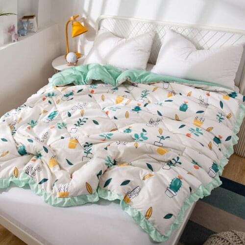 Cute Lace Edge Air Conditioning Summer Quilt Washable Duvet Soft Good Hand Feeling Nap Quilt 200x230cm