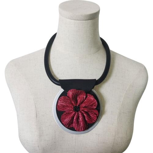 YD&YDBZ Red Flower Shape Short Necklace Charms For Women Gothic Black Bead Rubber Rope Necklaces Handcrafted Jewelry Accessories