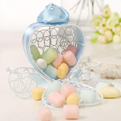 5pcs Carriage Designed Hollow Out Heart Candy Box Packing Wedding Party Favor Birthday Gift