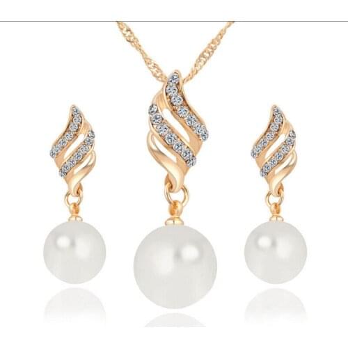 Fashion Women Imitation Pearl Jewelry Set Crystal Necklace Pendant Earrings Necklace Jewelry Set wholesale