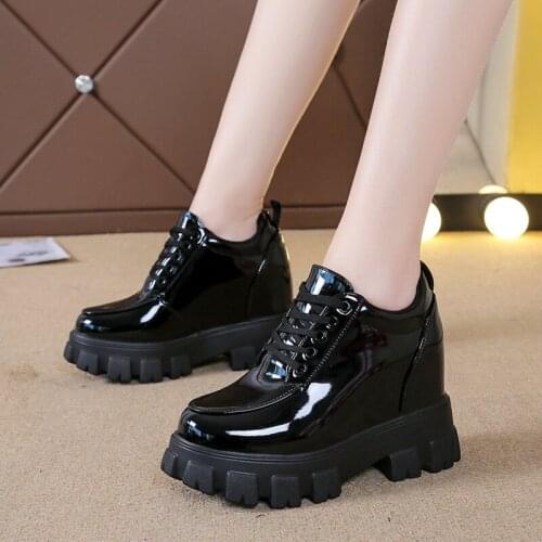 Chunky Sneakers Women Platform Oxfords Brogue Flats Shoes Patent Leather Lace Up Thick Sole Platform Shoes for Women Creepers