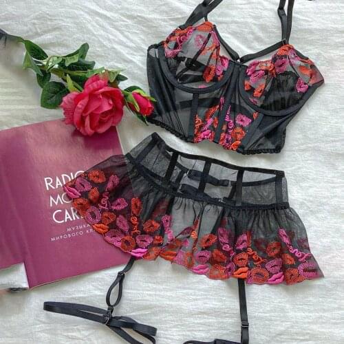 Plus Size Sexy Flowers Garters Womens Underwear Embroidery Lace Brief Sets See-Through Sexy Lingerie Fashoin Erotic Lingerie