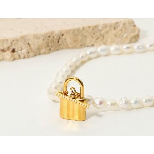 Natural Pearl Choker Lock Gold Stainless Steel Necklace Pendants Women Jewelry on The Neck Chain Beads Necklace Chocker Collar