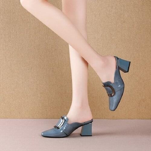 Womens Slippers 2021 New Spring And Summer Baotou Female Shoes Outer Wear Fashionable Thick Heel Ladies Sandals Slippers