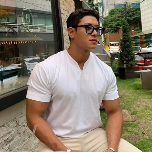 Running T shirt Men Fashion Sports Cotton V-neck T-Shirt Male Bodybuilding Workout Fitness Tee Shirt Summer Casual Gym Clothing