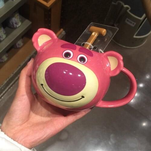 New creative Shanghai Disney Strawberry Bear Ceramic Coffee Cup with Spoon Childrens Student Milk Cup Childrens Gift AG 2194