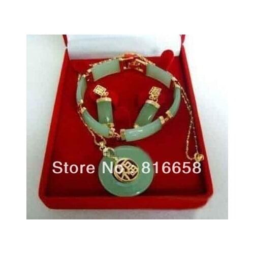 Beautiful green Jade Bracelet earring Necklace set