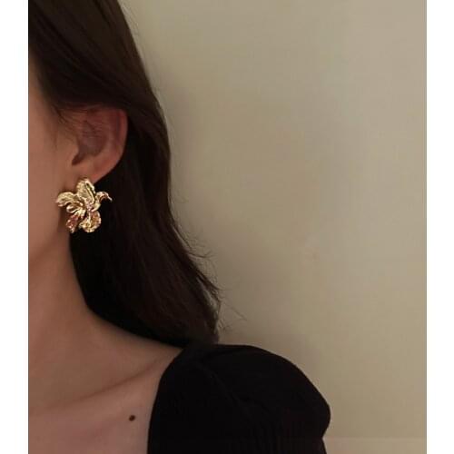 Origin Summer Ethnic Gold Color Flower Dangle Earring for Women Textured Irregular Metallic Wedding Earring Jewelry Pendientes