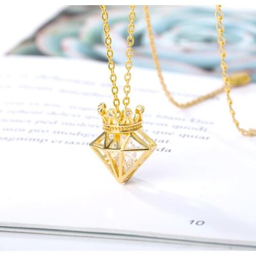 Fashion Cubic Zirconia Crown Pendant Necklace For Women Hot Selling Choker Collares Necklace Gifts For The New Year Jewelry 2021