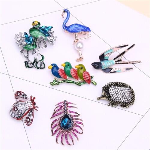 Bird swallow brooch jewelry cute enamel pins metal brooches for women crystal collar pin lapel pin men rhinestone broches mujer