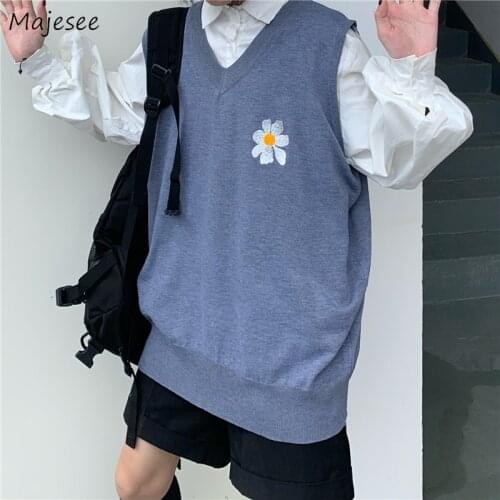Men Sweater Vest Flower Embroidery Lovely V-Neck Simple Design Males Leisure Chic Knitted Loose Couple Trendy Harajuku Outwear