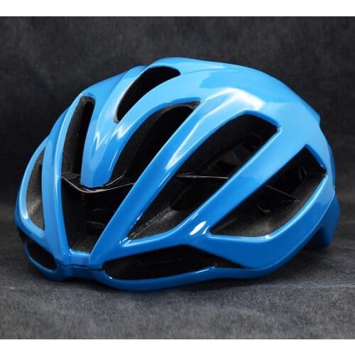 Ultralight Cycling Helmet Men Women Integrally-mold Outdoor Bicycle Helment Sport Riding Racing Road Bike Accessories Safety PC