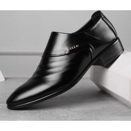 2020 Newest Business Men Oxfords Shoes Set of Feet Black Brown Male Office Wedding Pointed Mens Leather Shoes Men Wedding Shoes