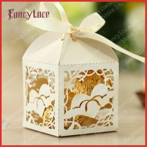2017 hot-selling 50pcs/lot Laser Cut Love Heart Laser Cut Wedding Gift Candy Boxes Wedding Party Favor With Ribbon free shipping