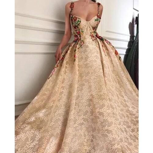 Champagne Lace Appliques Prom Dress 2021 Spaghetti Straps Flowers Dubai Kaftan Saudi Arabic Evening Formal Party Gown