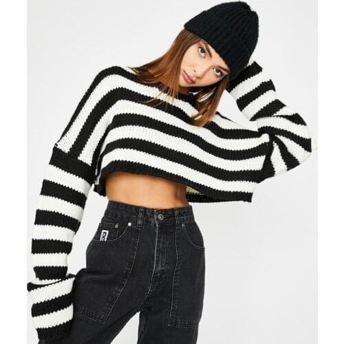 Womens fashion black and white plaid striped short sweaters cool knitted pullovers loose sexy o-neck autumn long sleeved tops