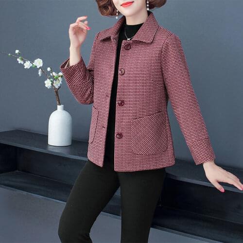 Women 2021 Spring Autumn Fashion Short Plaid Jackets Female Middle-aged Loose Coats Ladies Long Sleeve Pockets Overcoats W232
