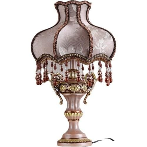 European Style Resin Home Table Lamp Luxury Bedroom Bedside Table Lamp Princess Retro Warm Living Room Garden Lace Wedding Gift