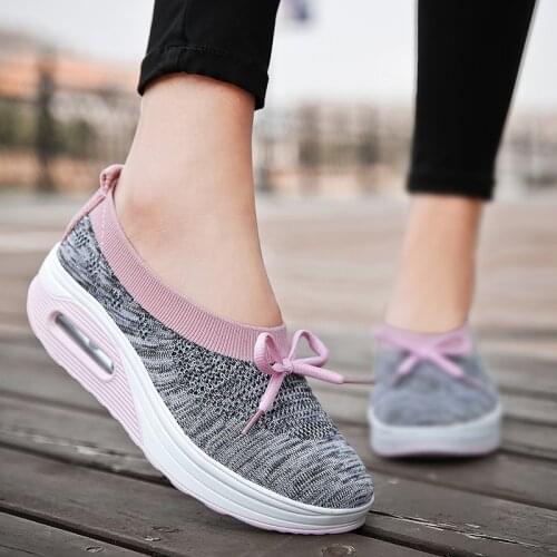 NEW Top Quality Women Walking Shoes Breathable Shoes For The Old Lightweight Walking Women Men Casual Shoes