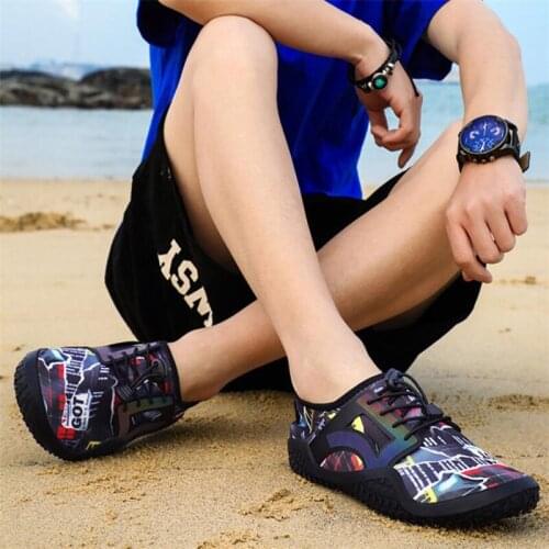 2020 Men Women Aqua Shoes Summer Beach Wading Shoes Swimming Quick-Drying Breath Rubber Reef Non-slip On surf Unisex Water Shoes