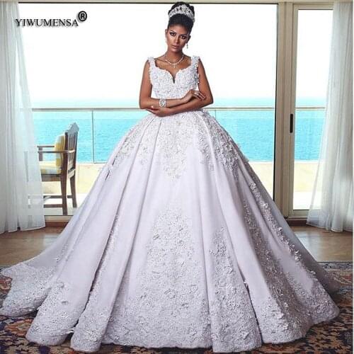 Luxury Arabic Dubai Wedding Dresses Satin Lace Appliques Beaded Spaghetti Straps Pleated Waist Bridal Gown Robe De Marriage 2020