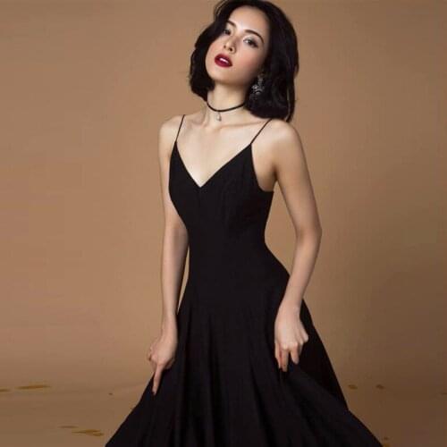 2020 Summer New French Retro Qipao Womens Sexy Slim V Neck Hepburn Style Black Spaghetti Strap Fairy Vestidos Robe De Soiree