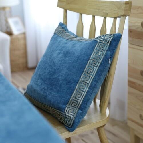 Navy Blue European Royal Style Classical Embroidery High End Fine Velvet Cushion Cover