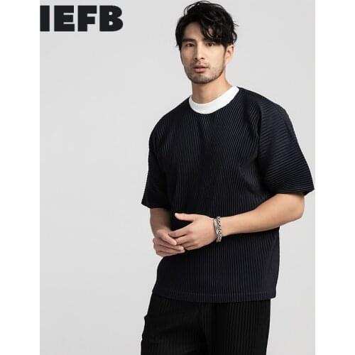 IEFB Mens Wear Japanese Fold Fabric Thin Styleloose Round Collar Short Sleeve Pletaed T-shirt For Male Stretch Casual Tee Y3060