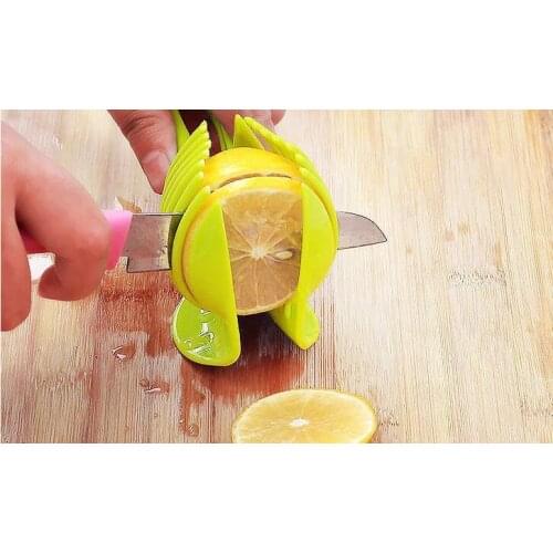 100pcs Tomato Slicer Plastic Fruits Cutter Tool Perfect Slicer Tomato Potato Onion Shreadders Slicer Lemon Cutting Holder