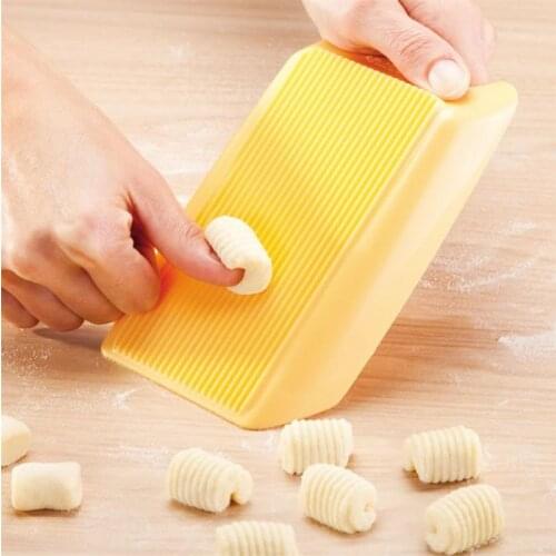 3pcs/set Lastic Pasta Macaroni Board Spaghetti Pasta Gnocchi Maker Rolling Pin Baby Food Supplement Manual MoldsKitchen Tool