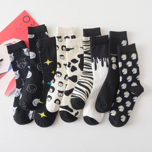 Japanese Cartoon Jacquard Cotton Socks Women Men Novelty Creative Cat Cow Zebra Portrait Smiley Daisy Star Funny Socks Neutral