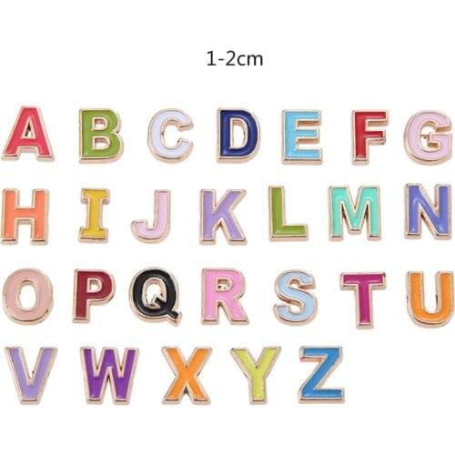 Q0KE 26Pcs Alloy Alphabet Enamel Charms Beads Mixed Color A-Z Letter Dangle Pendants Beads for DIY Necklace Jewelry Making