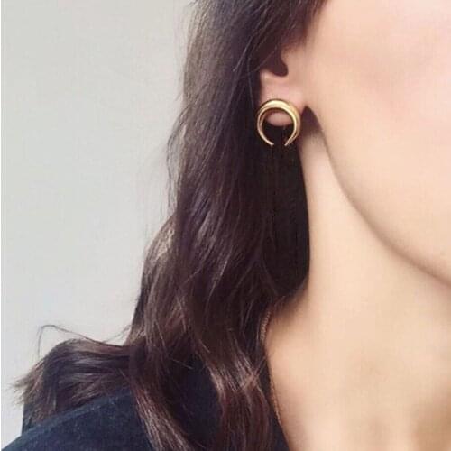 E058 New Crescent Design Stud Earrings Gold Color Moon Stud Earrings Women Fashion Jewelry Wholesale Small Boat Ear Accessories