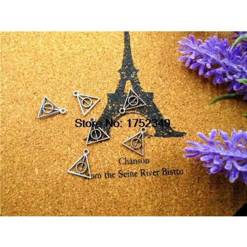 60pcs--Triangle Charms, Antique silver Mini Triangle Charm Pendants, jewelry making 13X13mm