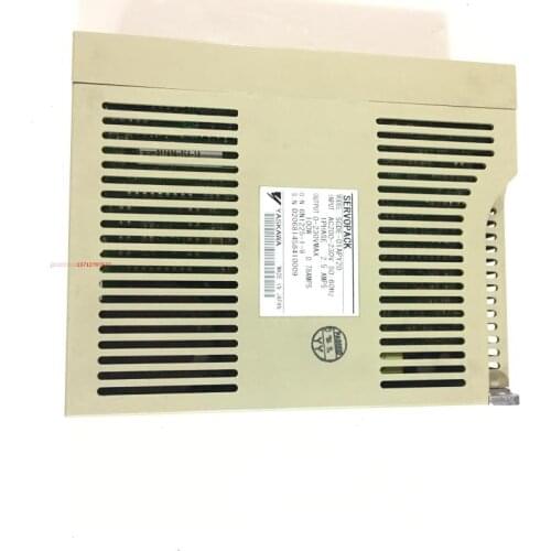 SGDE-01APY20 SERVO driver , used in good condition . 80% appearance new , good working , free shipping