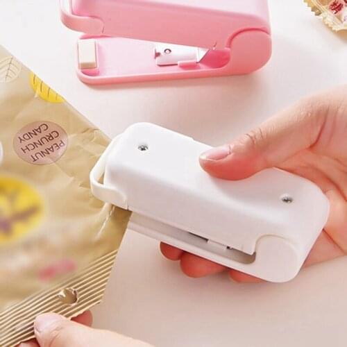 1Pc Mini Household Portable Heat Sealing Machine Impulse Sealer Seal Packing Plastic Package Sealer Random Color