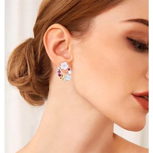 Womens Earrings Flower Butterfly Pendant Ear Stud Gold Color Vintage Metal Retro Earrings 2021 Trendy Fashion Female Jewelry