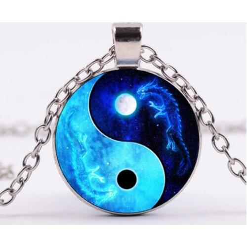 New Hot Tai Ji Yin Yang Pendant Necklace Classic Black White Chinese Taoism Sign Glass Gem Necklace Cat Paw Silver Plated