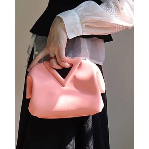 2021 Lady Daily Tote Soft Dumpling Handbags The Point Triangle Frame Pouch Trend New Designer Bags for Women Stylish Female Purs