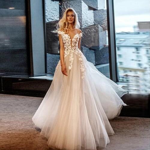 Fantastic Tulle Jewel Neckline A-line Wedding Dresses With 3D Handmade Flowers See Throguh Grey Destination Bridal Dress